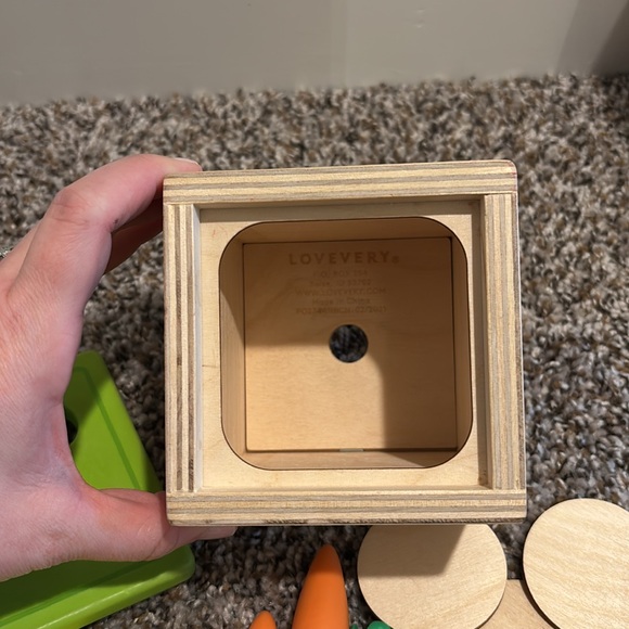 LOVEVERY Coin & Carrot Box - Picture 3 of 6